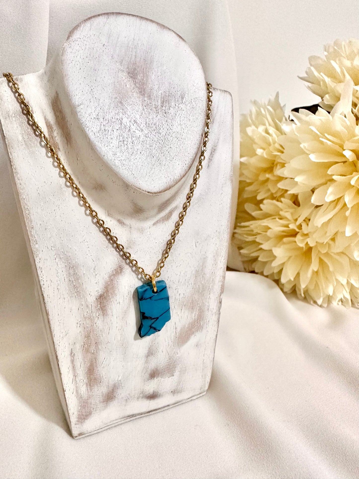 Turquoise Faux Indiana - Gold Necklace